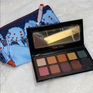 Violet Voss Eyeshadow pallet